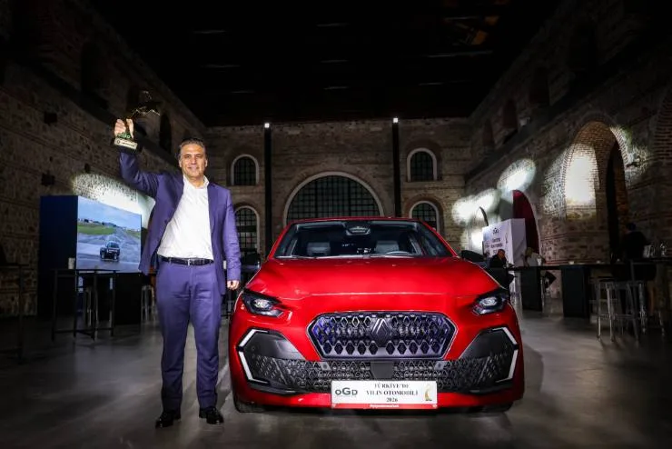 Türkiye’de “Yılın Otomobili” Renault Clio Seçildi